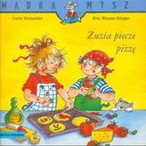 Mądra mysz. Zuzia piecze pizzę