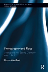  Photography and Place