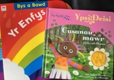  Pecyn yr Enfys a Chusanau Mawr