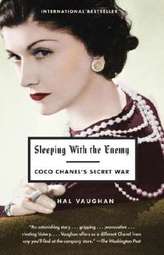 Sleeping with the Enemy. Coco Chanel - Der schwarze Engel, englische Ausgabe