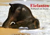 Elefanten. Badespaß am Strand (Wandkalender 2021 DIN A4 quer)